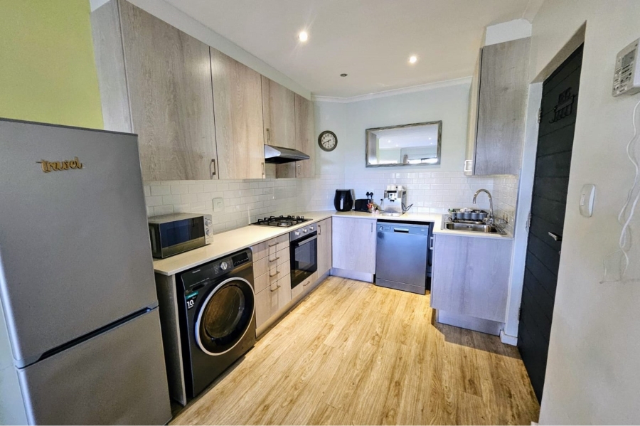 To Let 2 Bedroom Property for Rent in Table View Western Cape